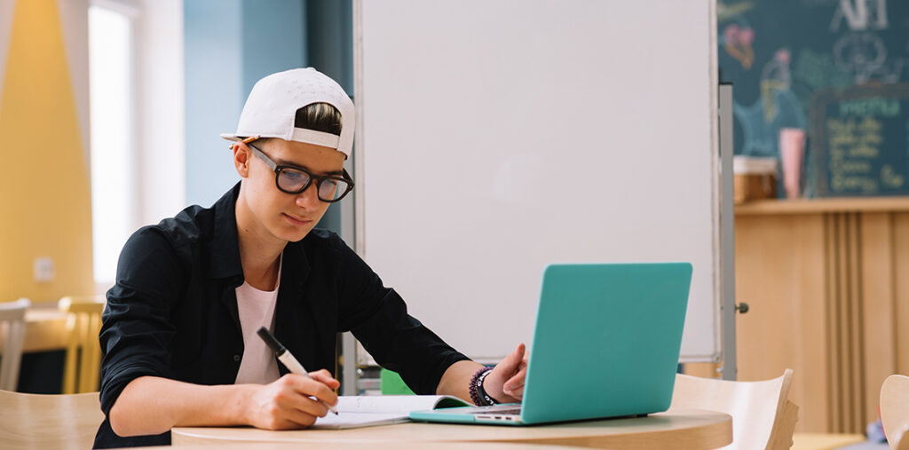 Estudante com foco nos estudos