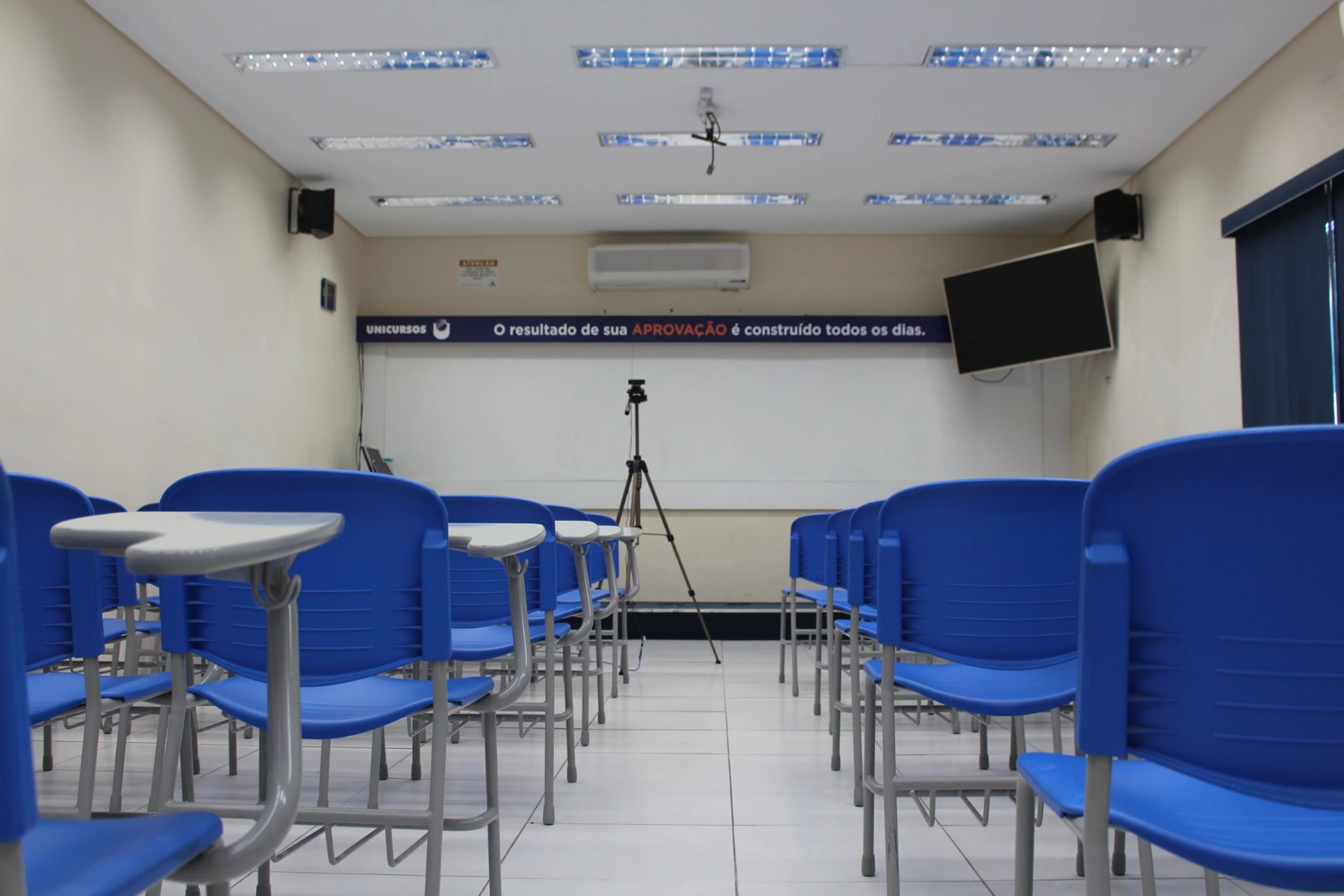 Sala de aula climatizada da Unicursos