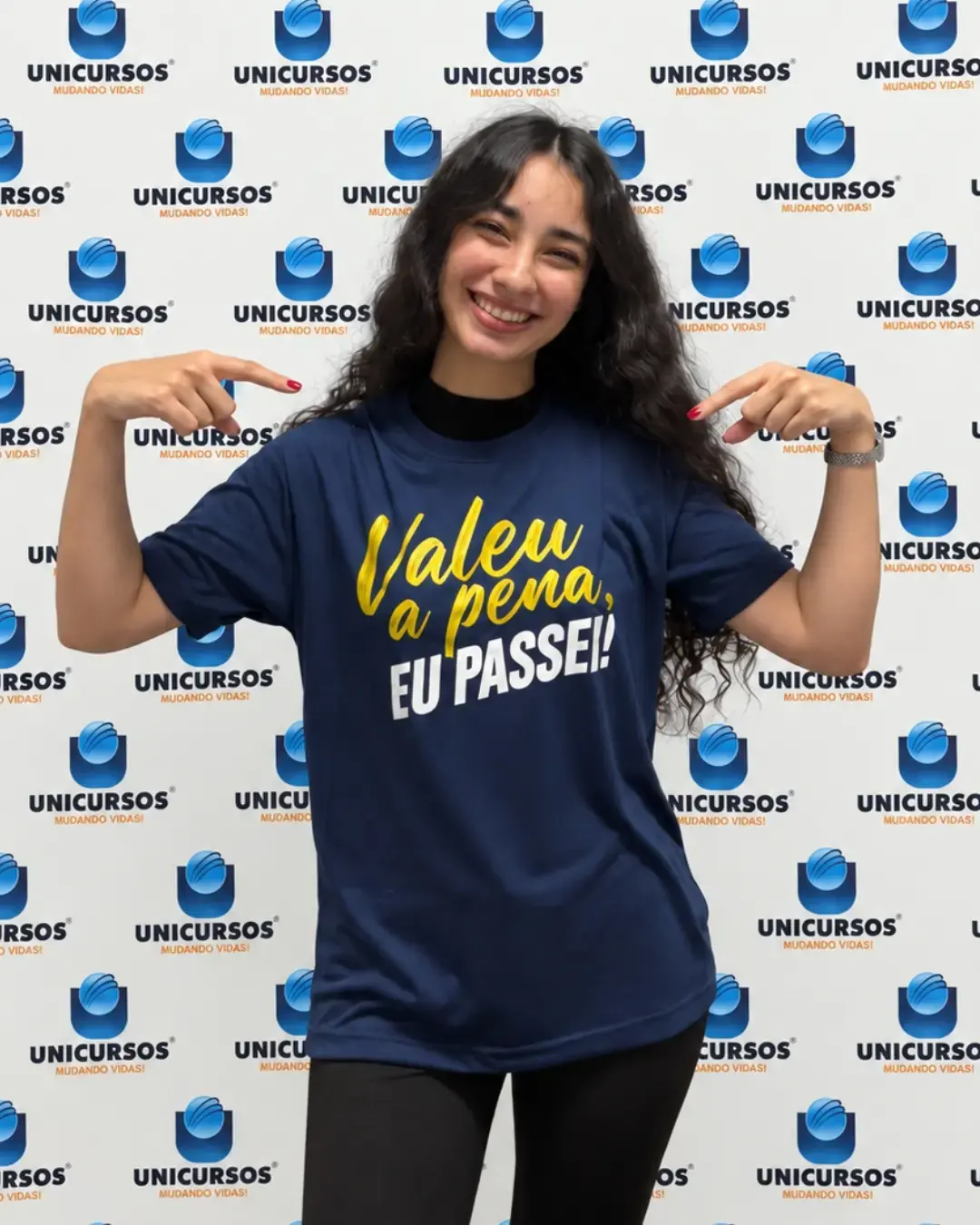 Ana Luiza, aprovado em Oficial da PMESP